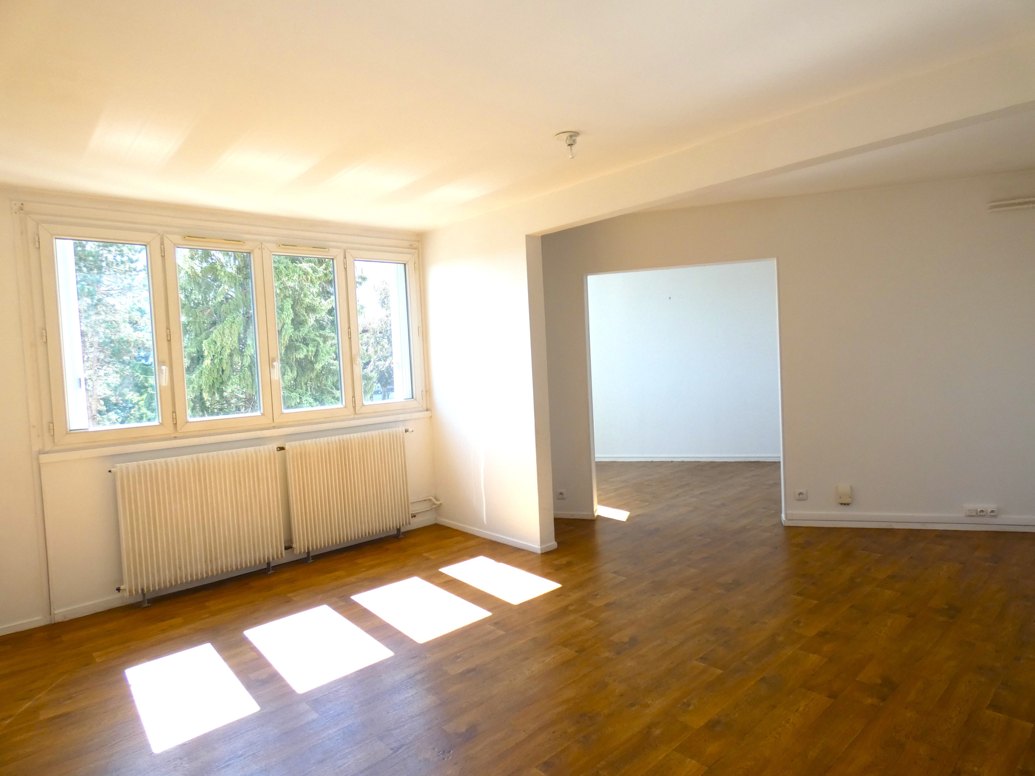 Appartement traversant de 108 m2, vue dégagée 
